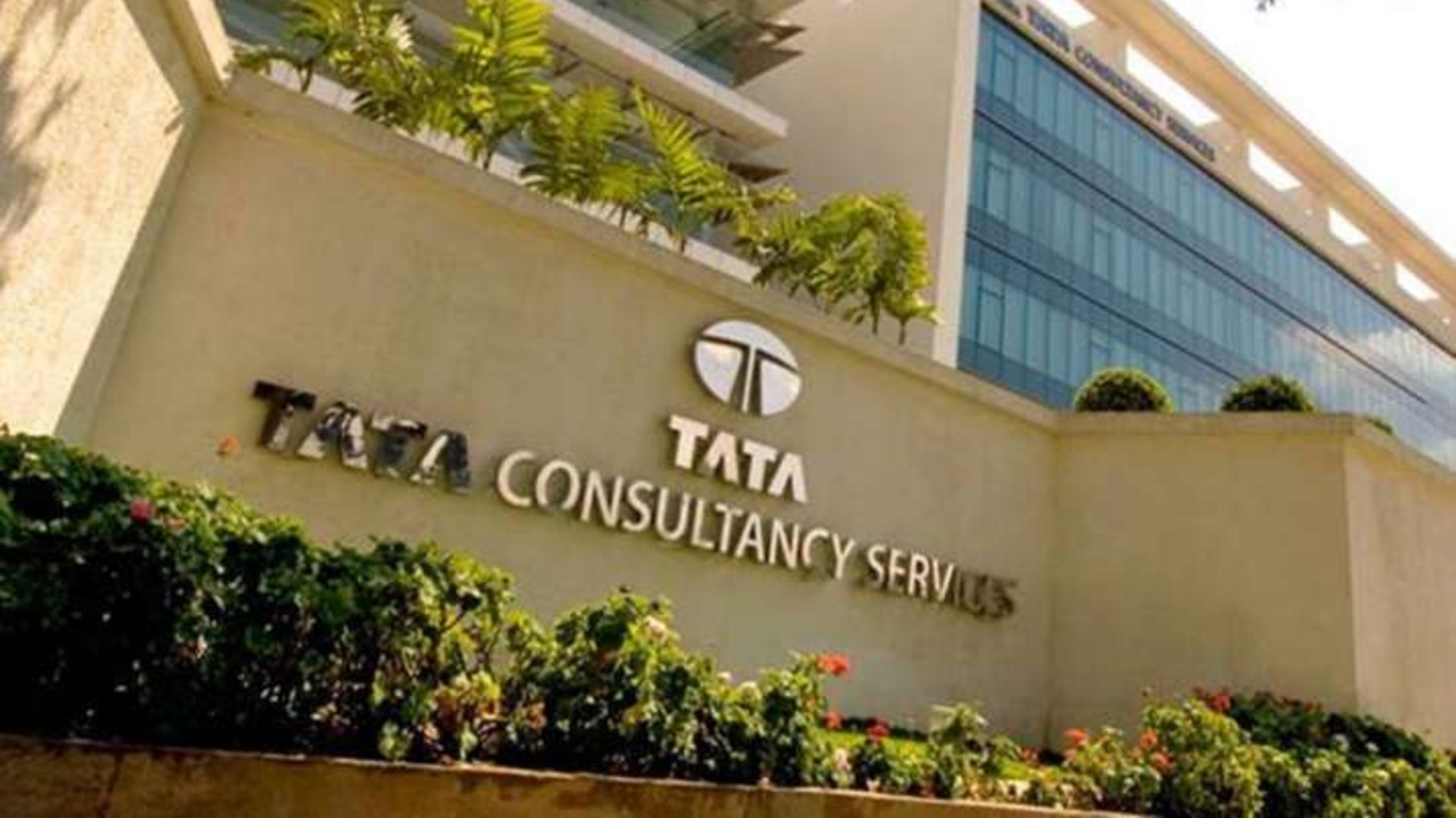 TCS, Infosys & Other IT Firms Can Fire 30 Lakh Employees Due To Rise In Automation (Report)