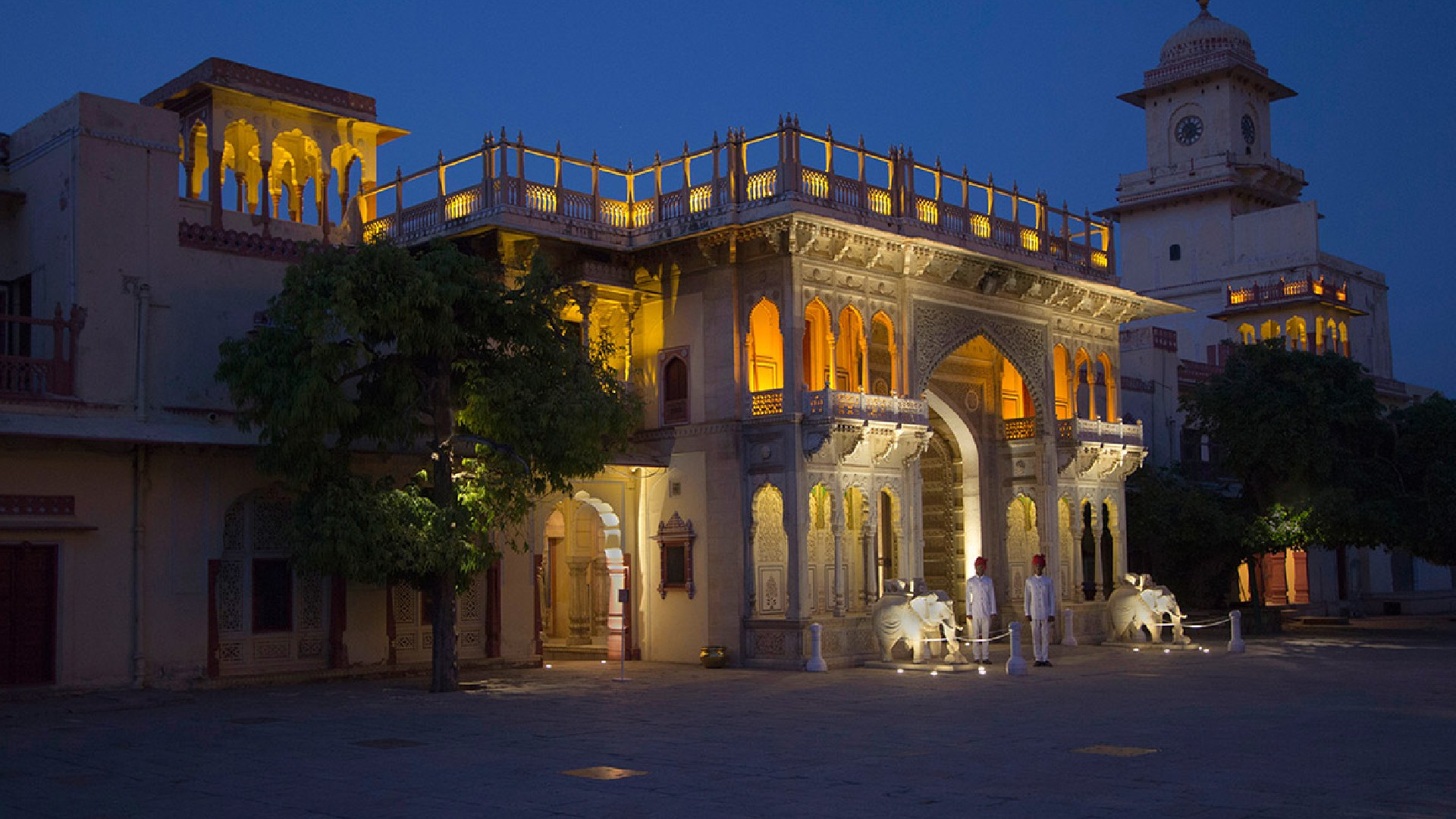 6 Opulent Suites You Can Book In The Palaces Of Rajasthan & Live Like The Maharajas
