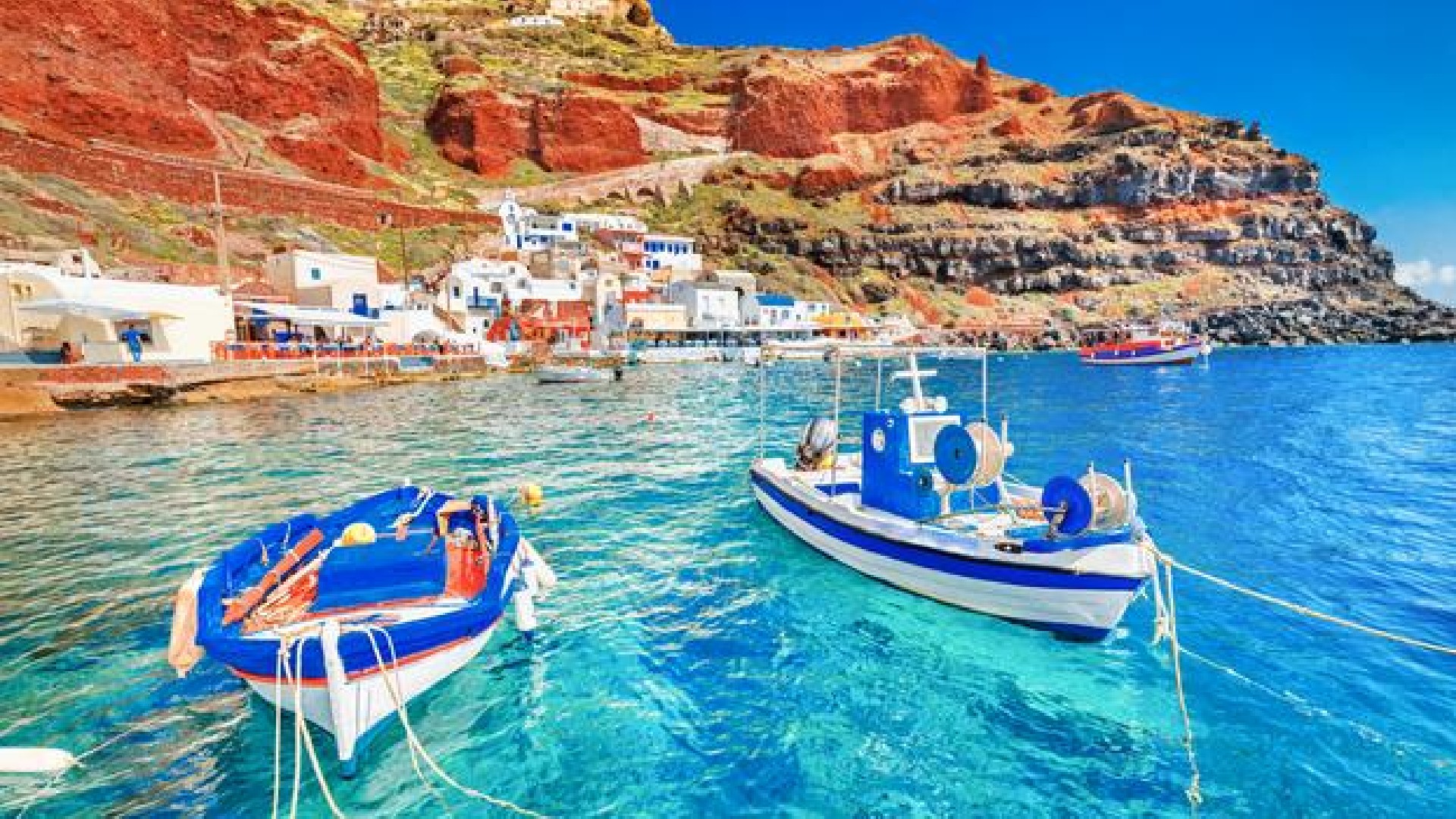 UAE-ites Can Now Fly Directly To Santorini For AED 179 ONLY