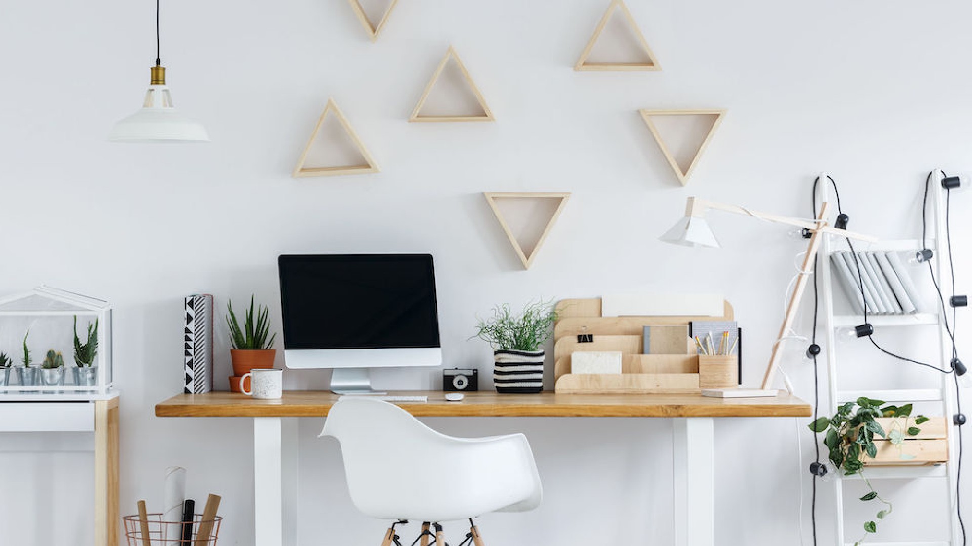 Make Your WFH Workspace Inspiring For Productivity