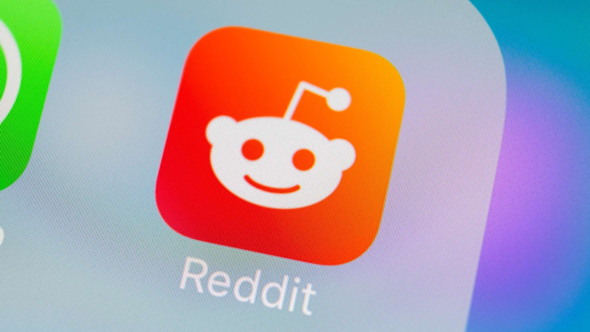 Reddit Rolls Out Feed Identical to TikTok That Stacks Videos From Subreddits You Follow