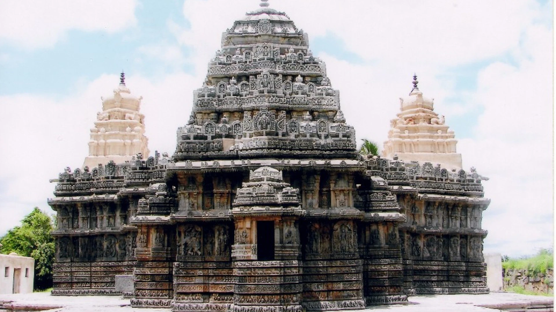 The 13th Century Lakshmi Narasimha Temple Near Nuggehalli Is An Architectural Marvel.