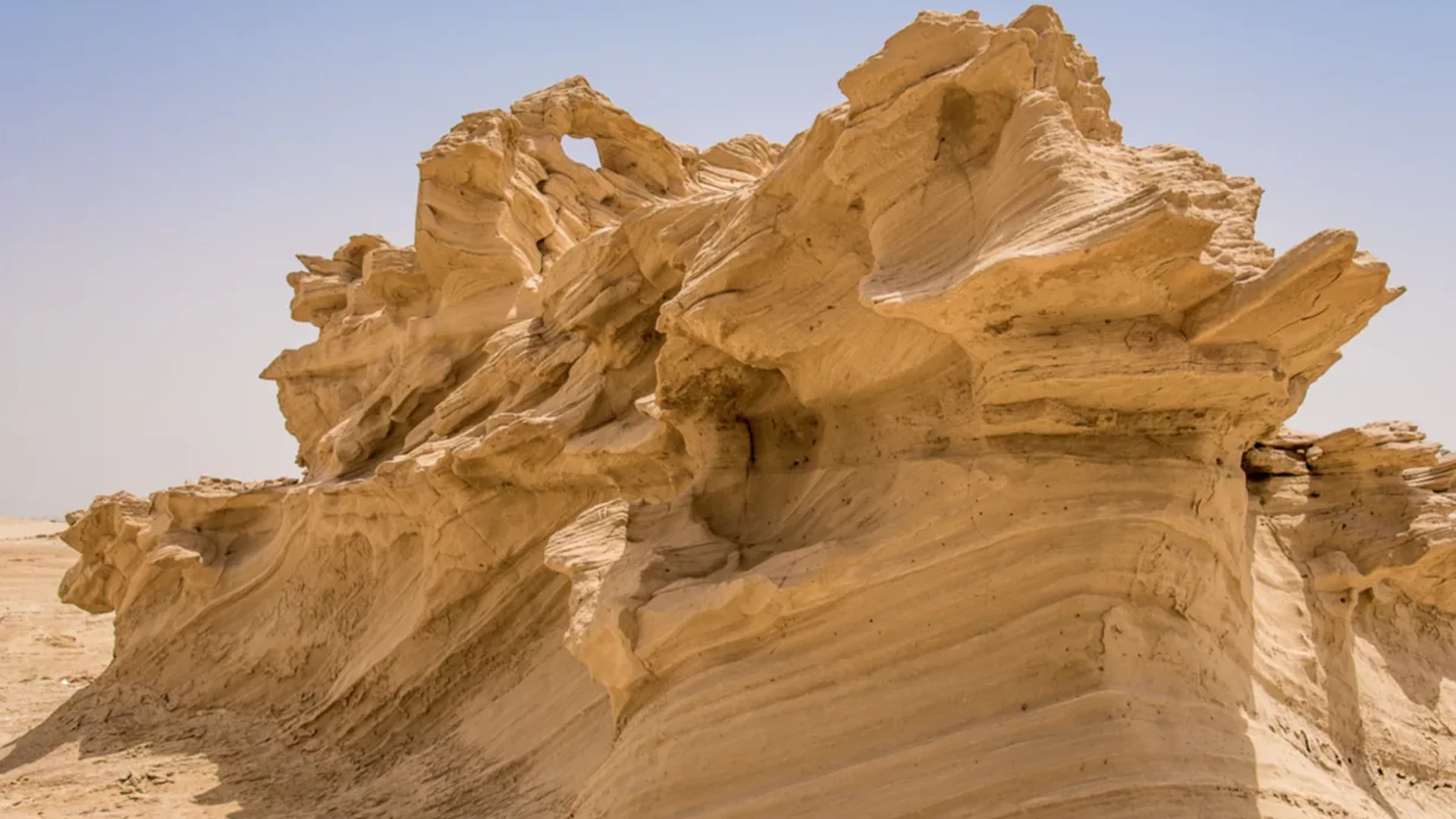 Abu Dhabi’s Al Wathba Fossil Dunes Protected Area now Open for Public Viewing