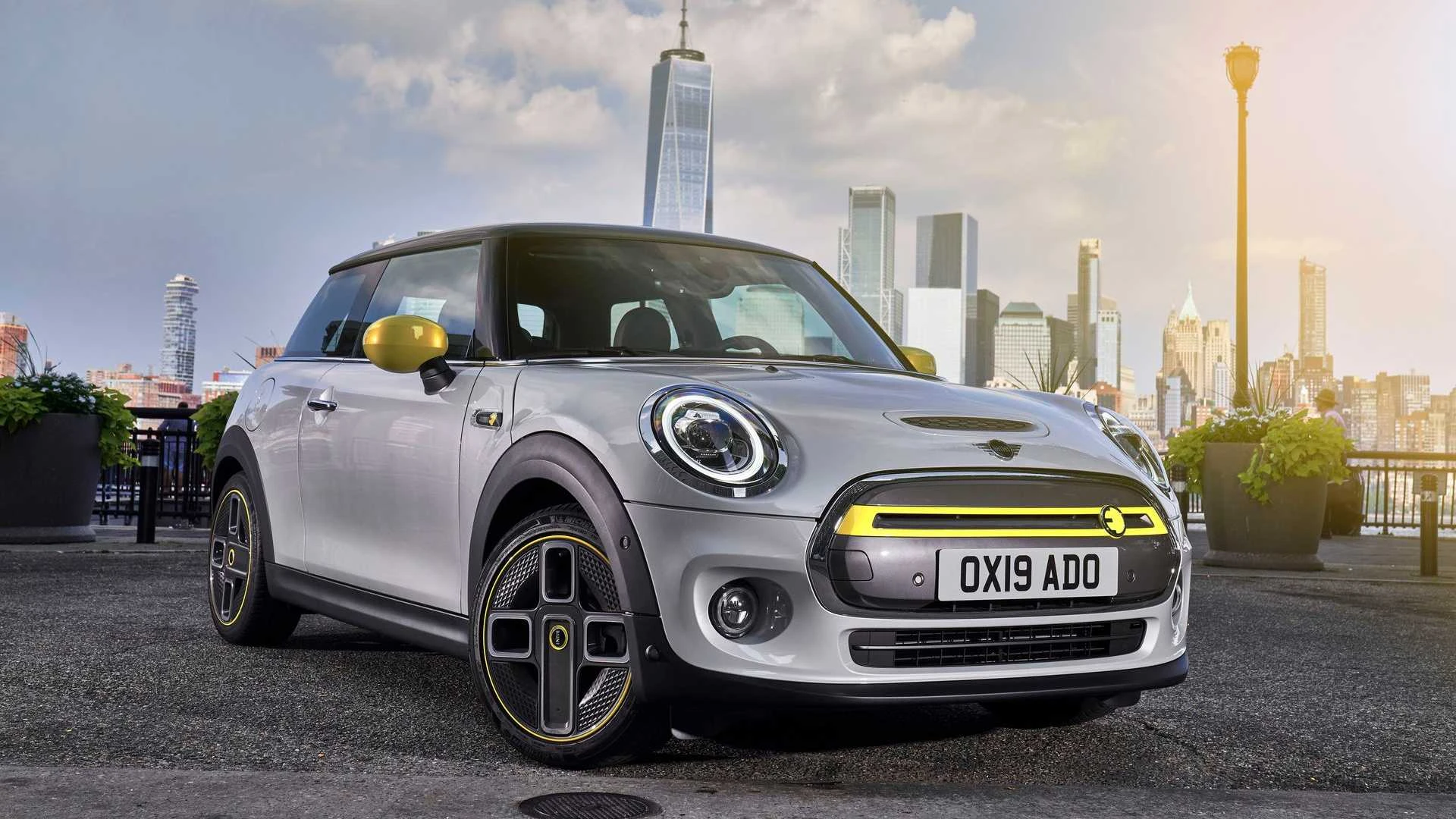 BMW Is Now Accepting Booking For Electric Mini Cooper SE