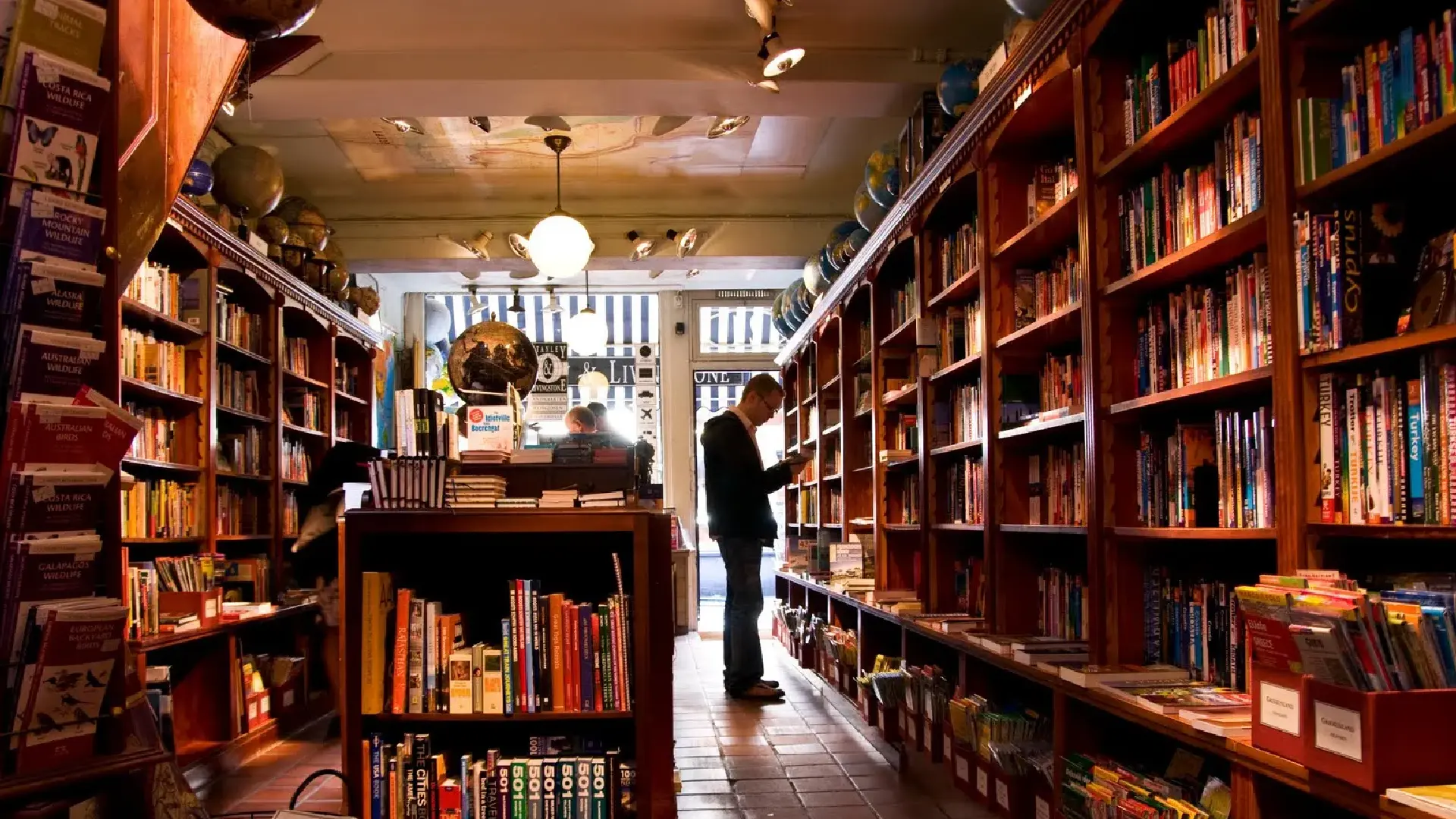 12 Must-Go Bookstores In Delhi For Bibliophiles