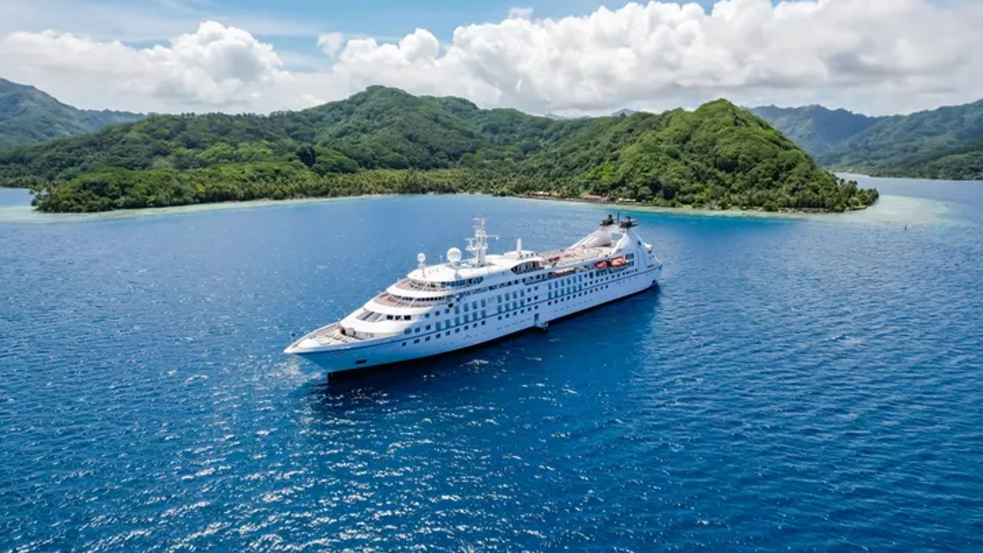 What It’s Like to Cruise Around French Polynesia on Windstar’s Star Breeze